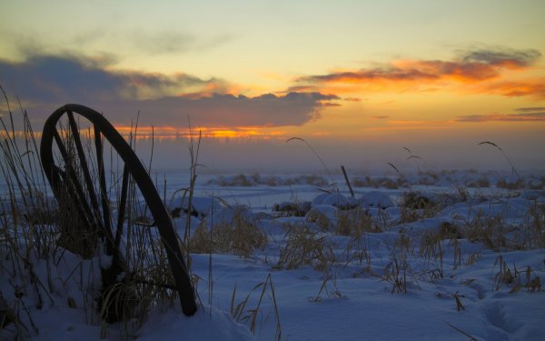 Деревня зимняя поле
