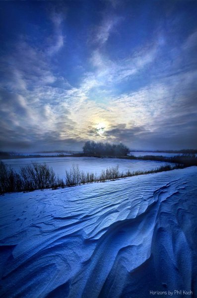 Зимний пейзаж в синих тонах