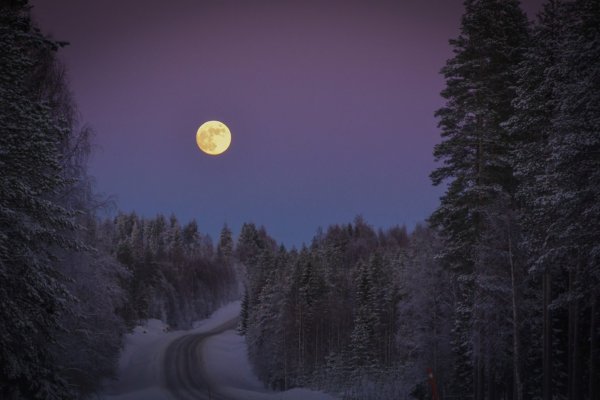 Гигантская Луна зима