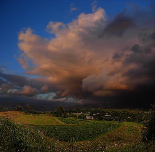Грозовое небо пейзаж