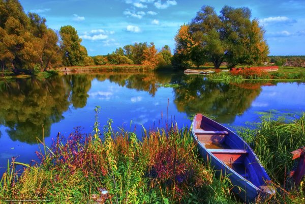 Пейзаж с лодкой