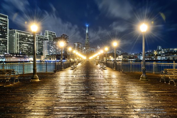 Городской пейзаж ночью