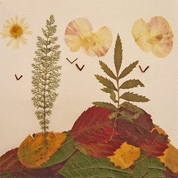 Пейзаж с храмом из сухих листьев