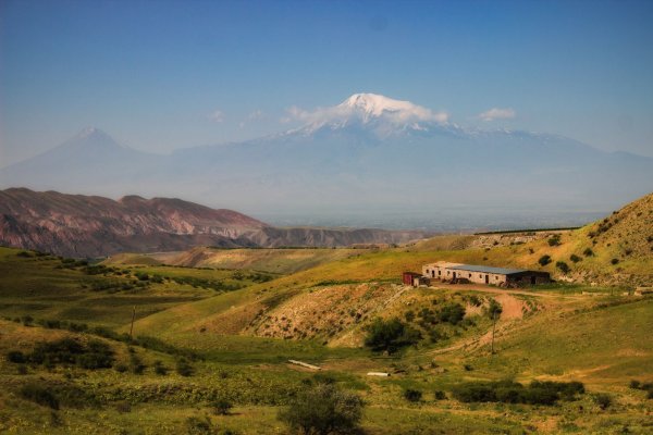 Араратская Долина Ереван