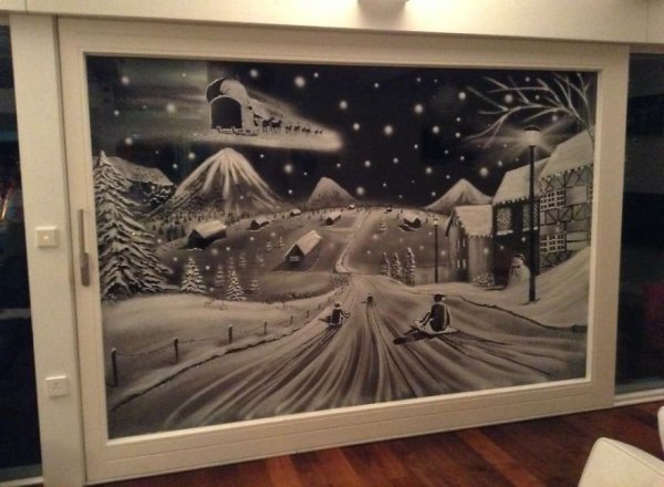 Новогодние узоры на стекле