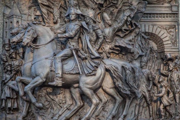 Тандашвили барельеф