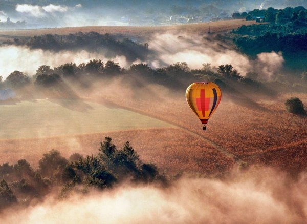 Воздушный шар в небе