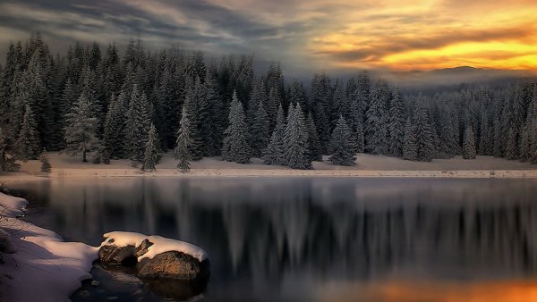 Зимний пейзаж озеро