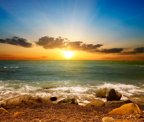 Рассвет на море