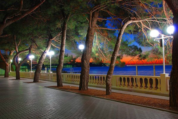 Набережная Геленджика толстый мыс