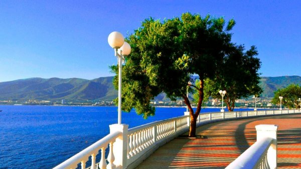 Геленджик море набережная