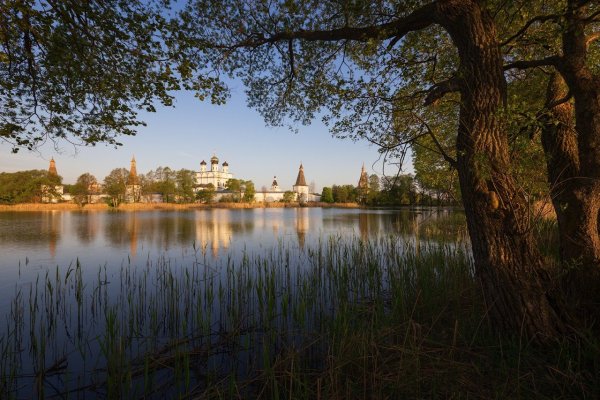 Подмосковные пейзажи с Церковью