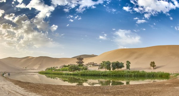 Мираж города в пустыне