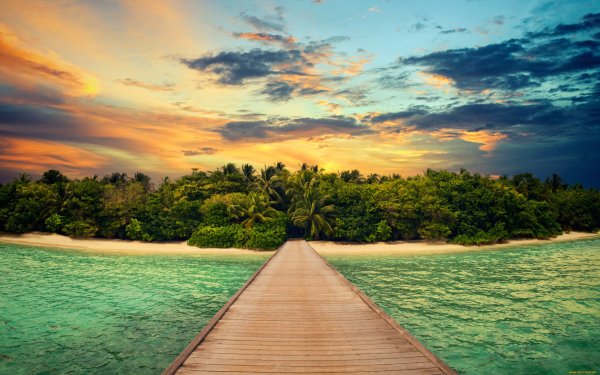 Рассвет на Мальдивах