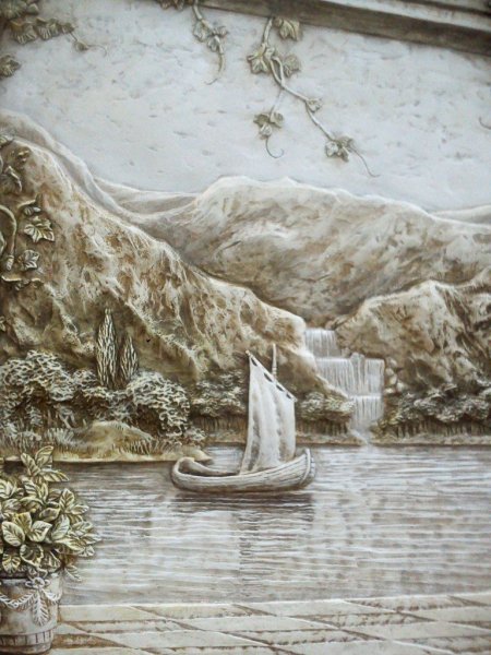 Барельеф горы и водопад