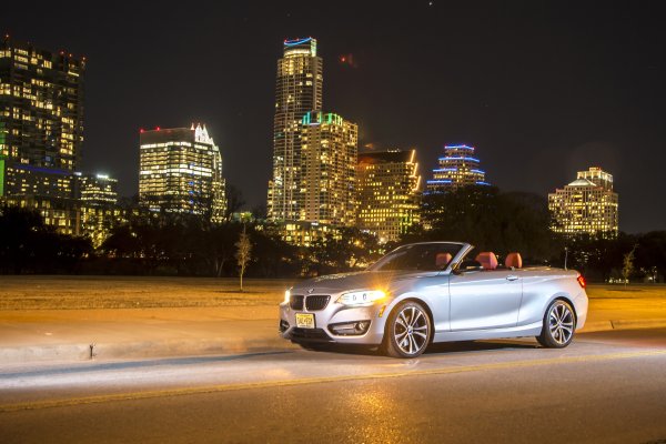 BMW m4 Cabrio в ночном городе