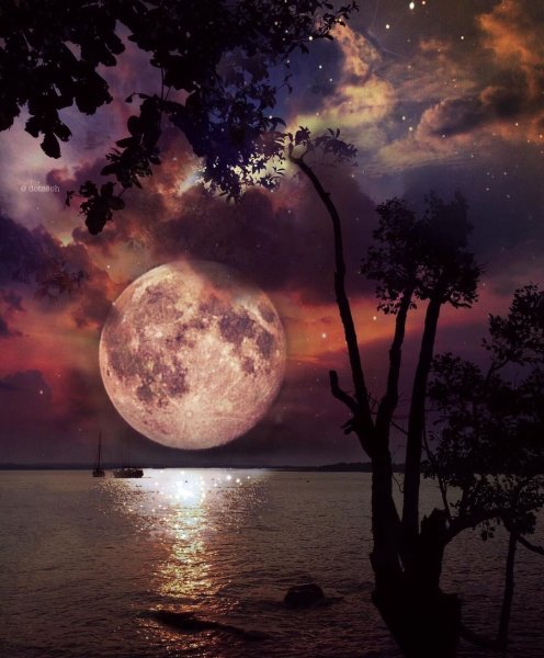 Огромная Луна