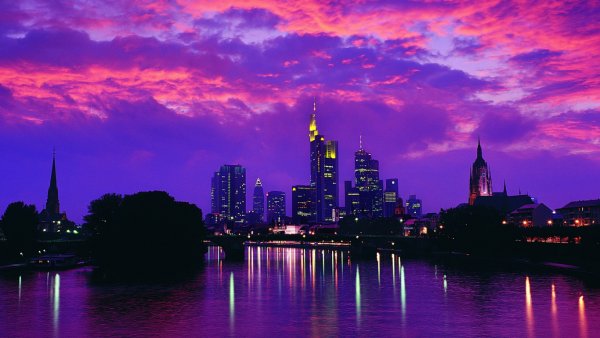 Фиолетовый город