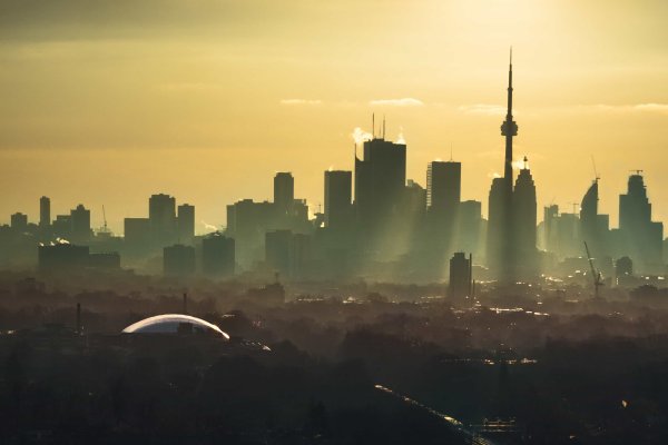 Город вдали