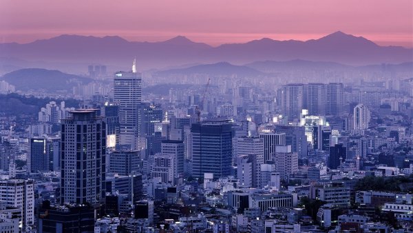 Улица в Корее в Сеуле вечер