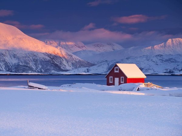 Фьорд холод Норвегия домик