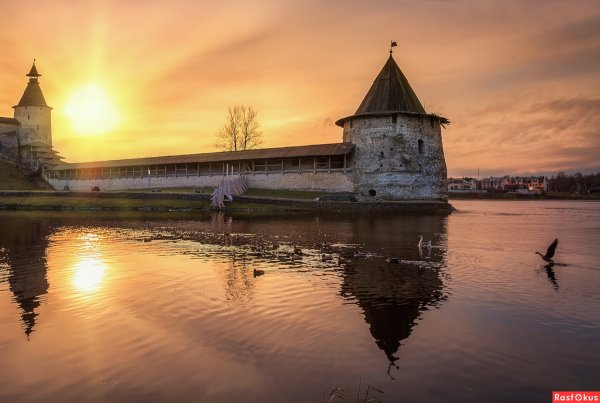 Плоская башня Псков