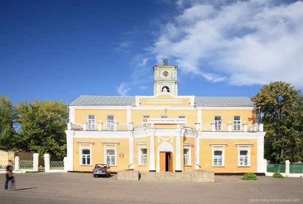 Площадь Молодежная Павловск Воронежской области