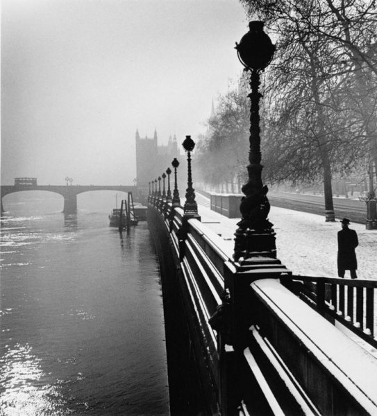 Городской пейзаж черно белый