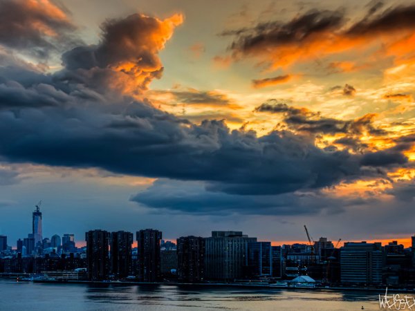 Закат в городе