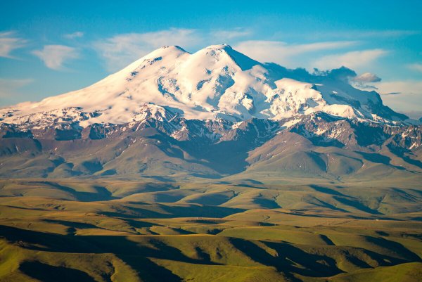 Эльбрус гора и кавказский хребет