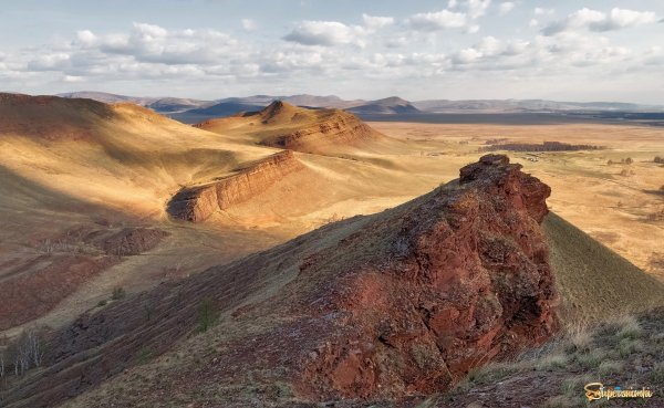 Орджоникидзевский район, Горная гряда сундуки