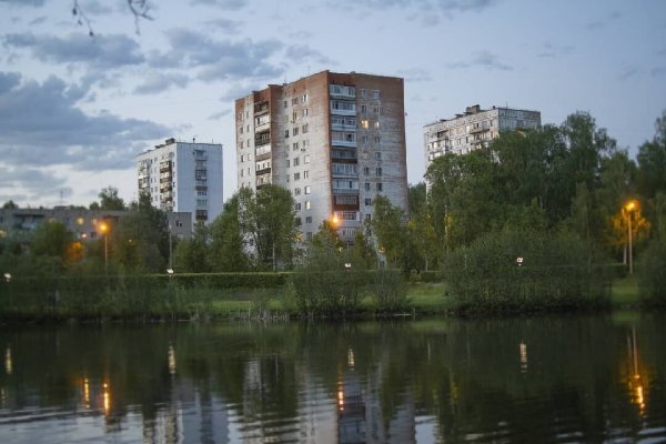 Городское озеро город Майский