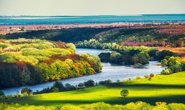 Молдавия Днестр осень