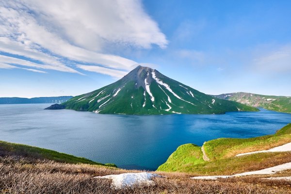 Вулкан Креницына, Курильские острова