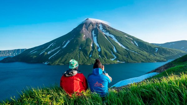 Вулкан Креницына, Курильские острова