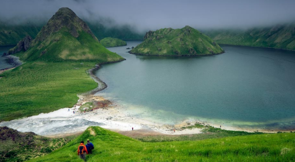 Бухта Кратерная Курильские острова