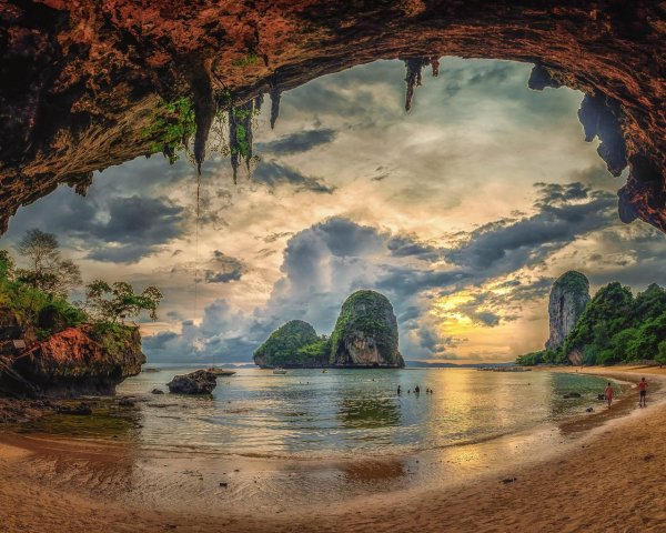 Остров Джеймса Бонда в Тайланде