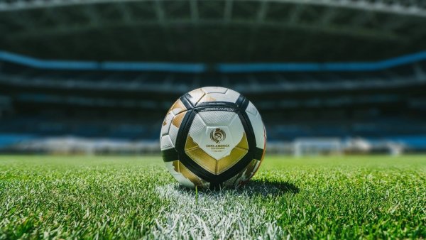 Футбольный мяч