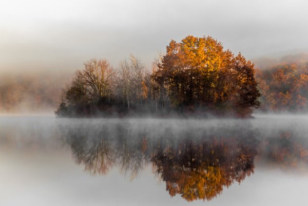 Осеннее озеро