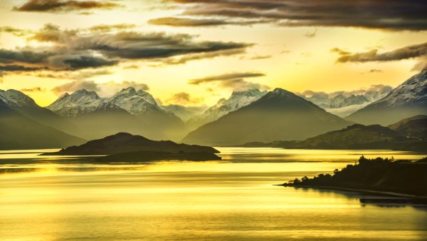 Море горы солнце