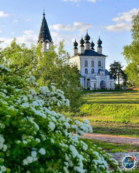 Золотая осень . Город Плес . Ивановская область .