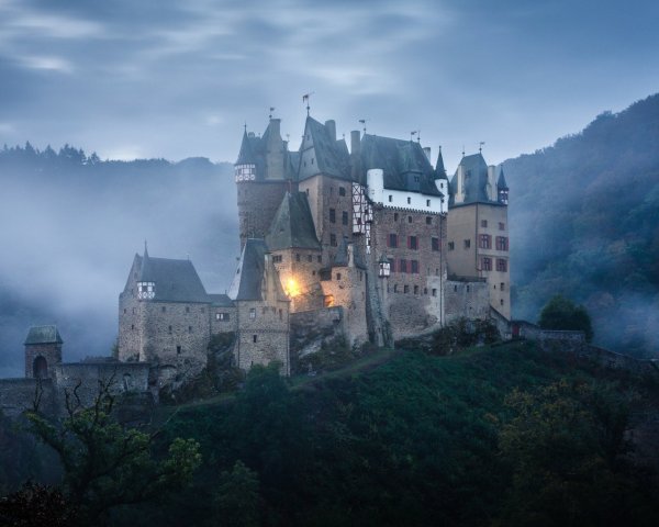 Замок Эльц Германия зимой