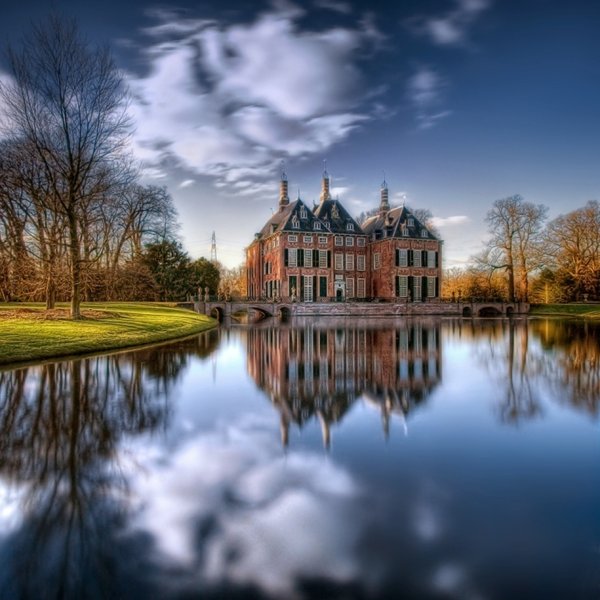 Пейзаж со зданием