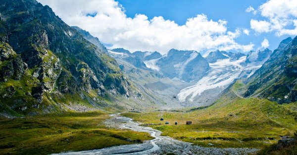 Адыл-Су ущелье