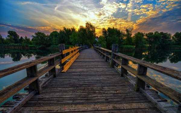 Деревянный мост