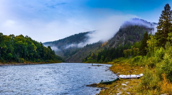 Берег реки Ингода Забайкальский край