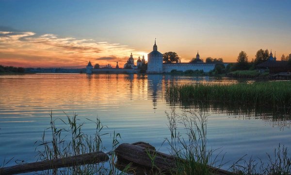 Кирилло-Белозерский монастырь летом красота