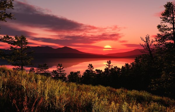 Малиновый закат горы