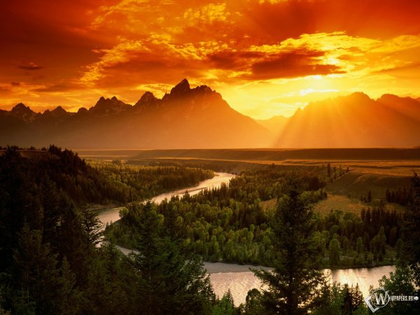 Ергаки рассвет озеро