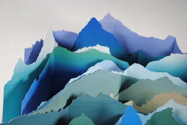 Горы из бумаги